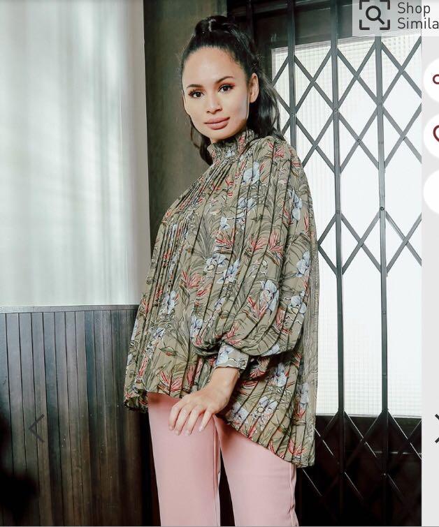 Lilit X Izara Aishah Floral High Neck Pleated Blouse In Dusty Green Women S Fashion Clothes Tops On Carousell Persembahan memukau pelakon izara aishah ketika pertunjukkan fesyen rizalman for zalora pada rabu berjaya mencuri. lilit x izara aishah floral high neck pleated blouse in dusty green