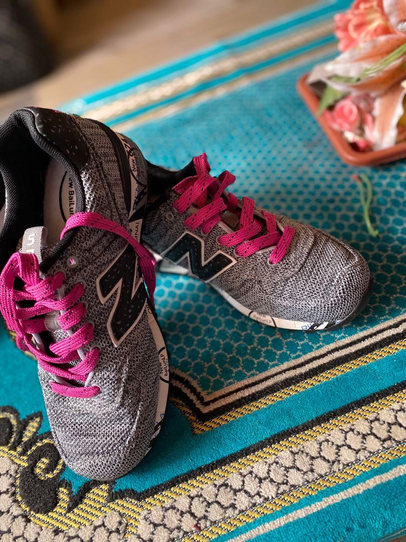womens new balance classic sneakers