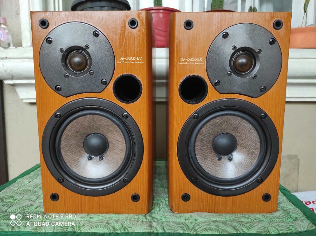 Onkyo bookshelf speaker, Audio, Soundbars, Speakers & Amplifiers on