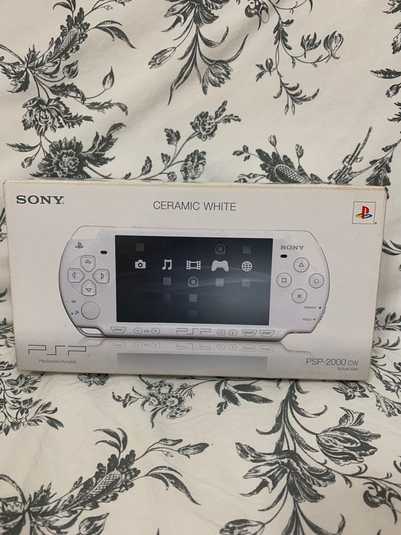 全新白色Sony PSP 2000 CW齊配件輕薄版, 電子遊戲, 電子遊戲機