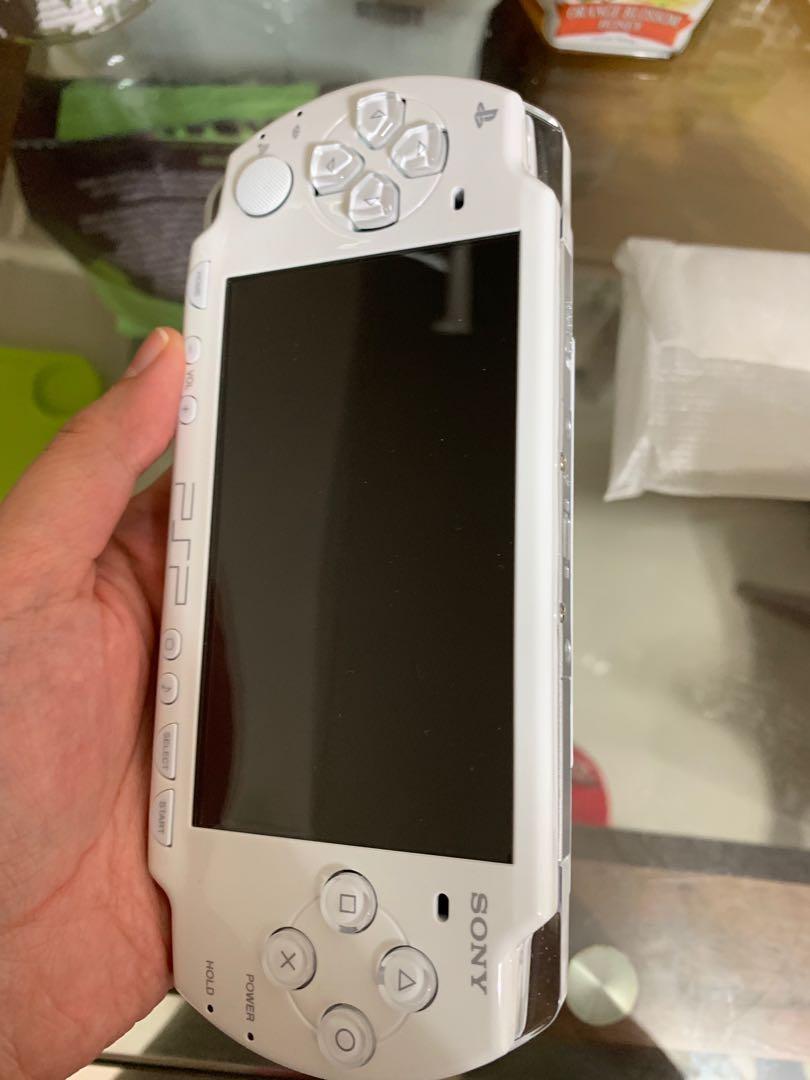 全新白色Sony PSP 2000 CW齊配件輕薄版, 電子遊戲, 電子遊戲機