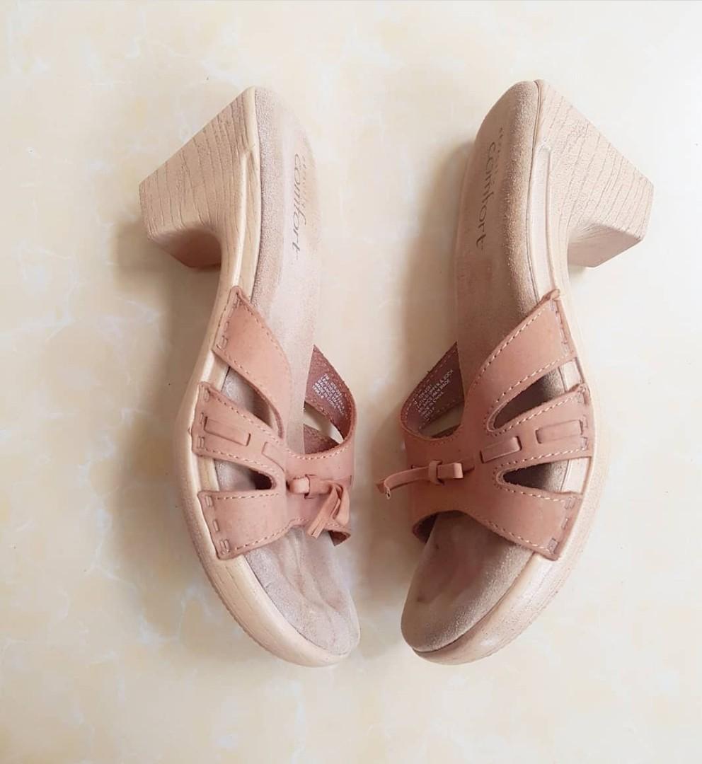 strictly comfort shoes