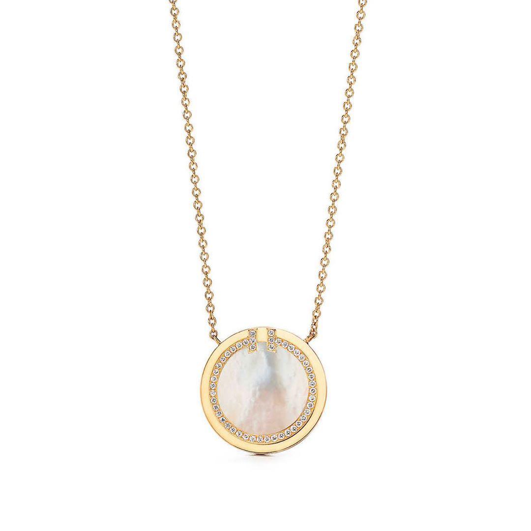Tiffany and co mother hotsell of pearl necklace