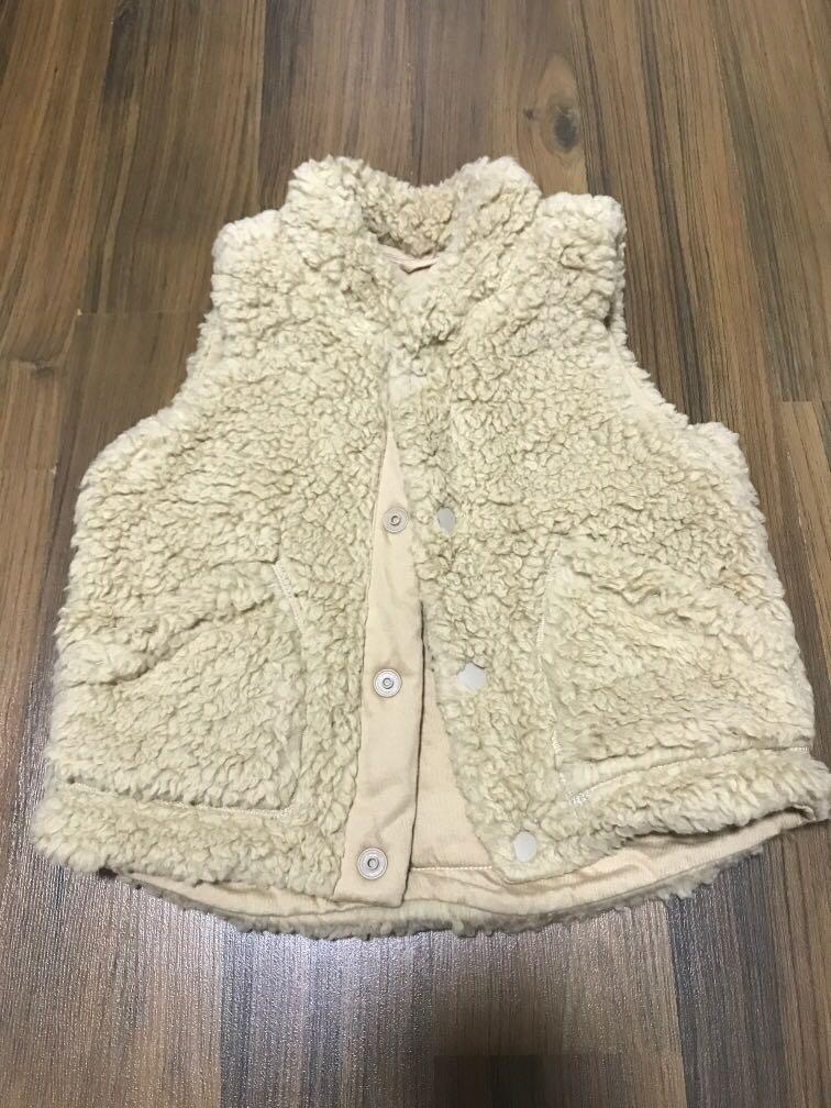 Uniqlo fluffy vest clearance