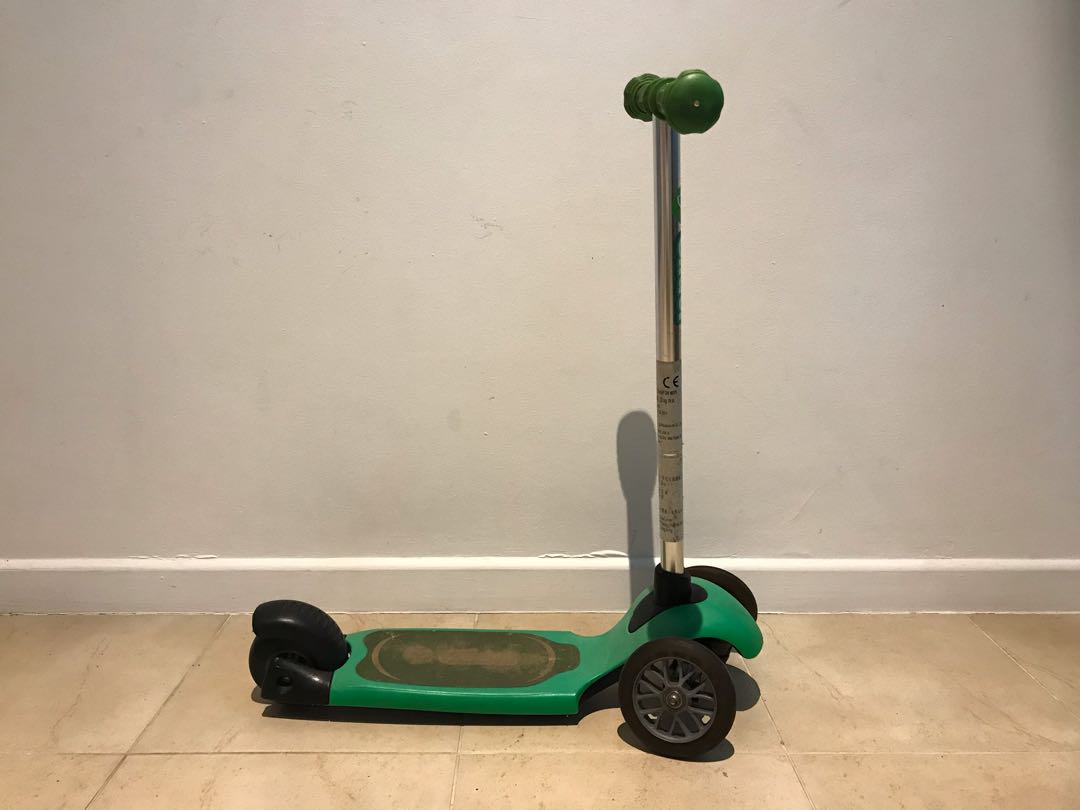Y Glider Skate Scooter (Green), Babies & Kids, Infant Playtime on Carousell