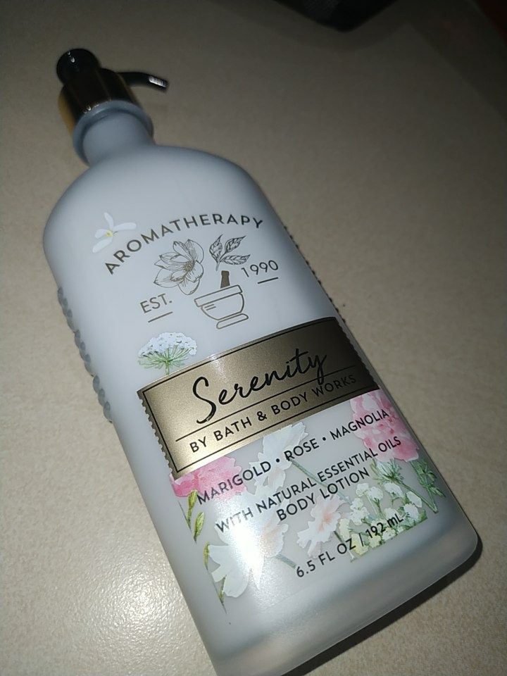 BATH & BODY WORKS AROMATHERAPY SERENITY ( Marigold Rose Magnolia ) BODY