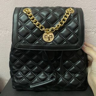 (Category: ) located in . Submitted by helpmycloset96 (Listing ID 1045540014, Image 1). Description: .