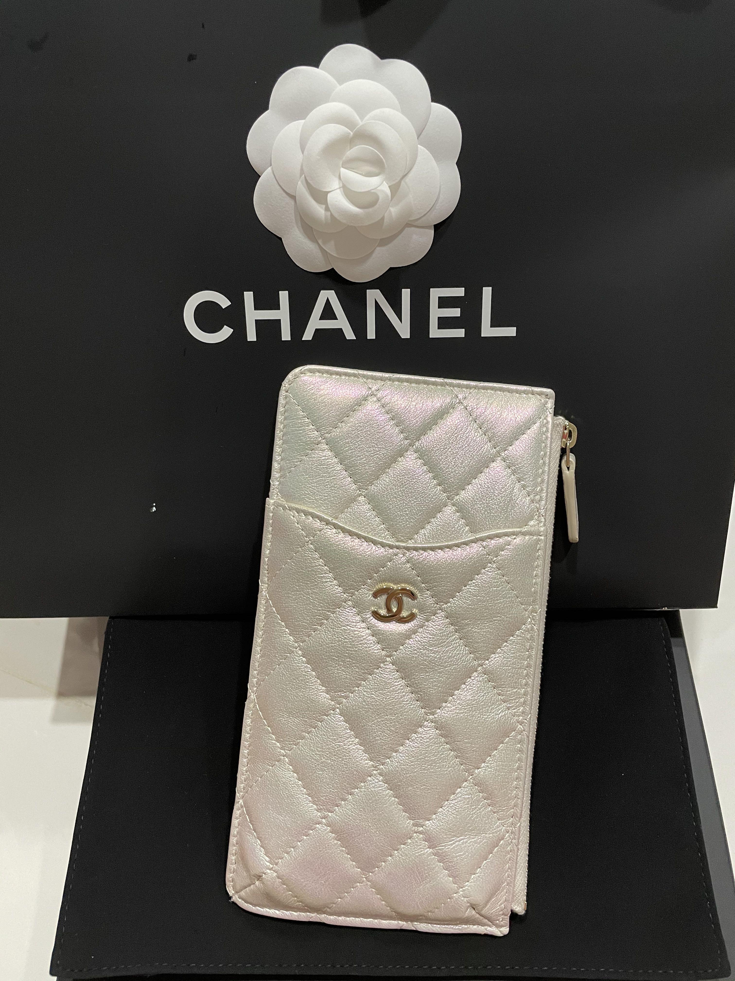 Chanel 20B ivory iridescent phone case wallet card holder zippy pouch