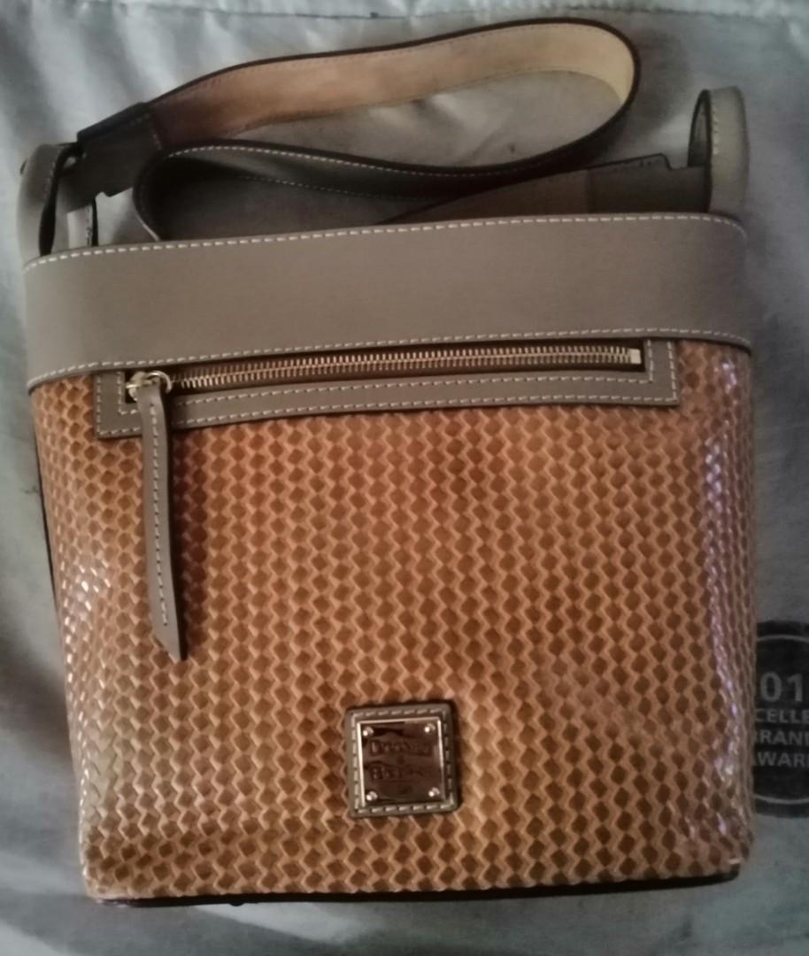 Dooney and bourke beacon leather large woven drawstring bag 3 DAYS SALE Luxury Bags Wallets on Carousell