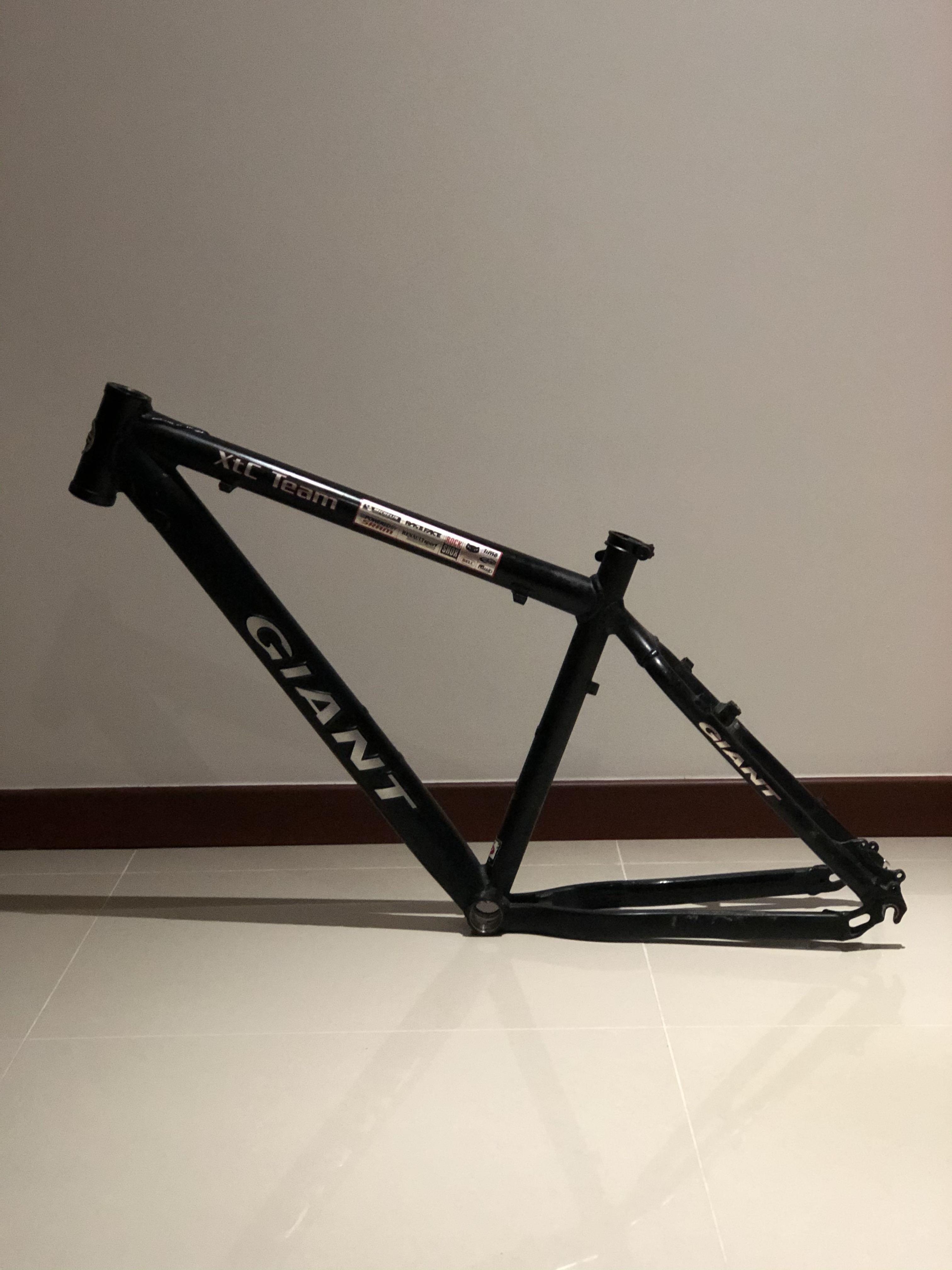 Giant xtc embossed 2025 frame