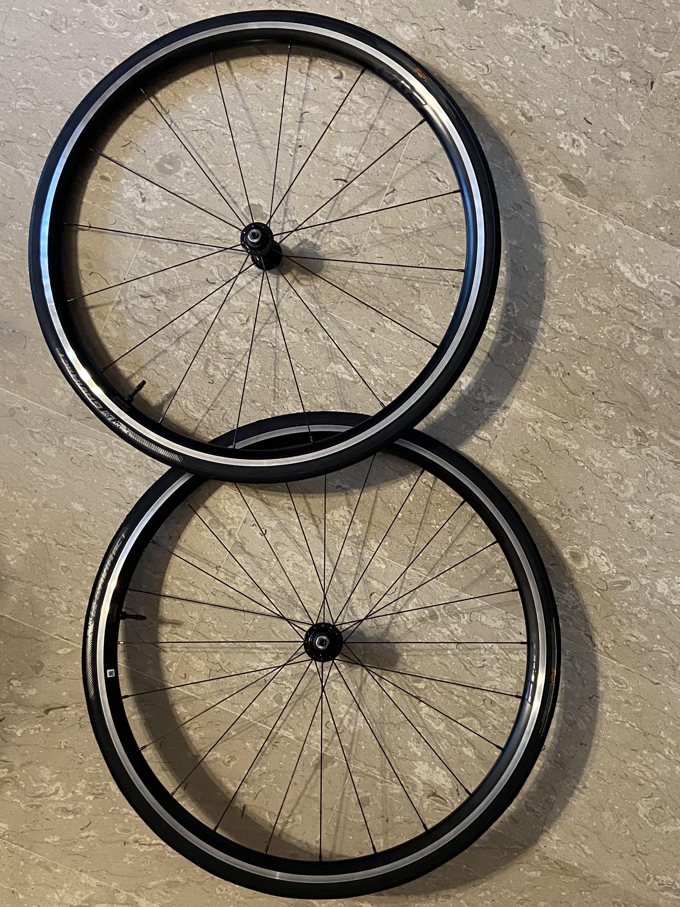 Giant pr2 tyres Clearance