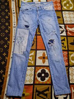 Guess tattered pants