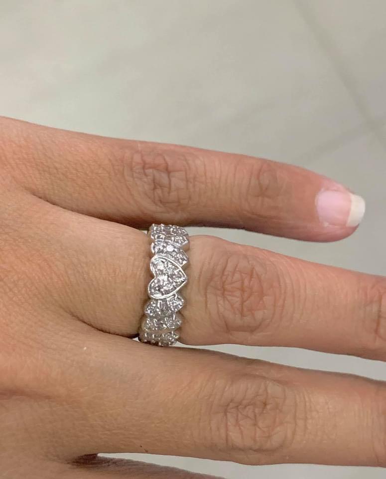 Heart platinum diamond ring (Category: Rings) located in Pasig City. Submitted by diamantebykc (Listing ID 1045437640, Image 2). Description: Echo hearts 0.70carats platinum pt900 diamond ring size5.5 php 30k Ig diamantebykc .
