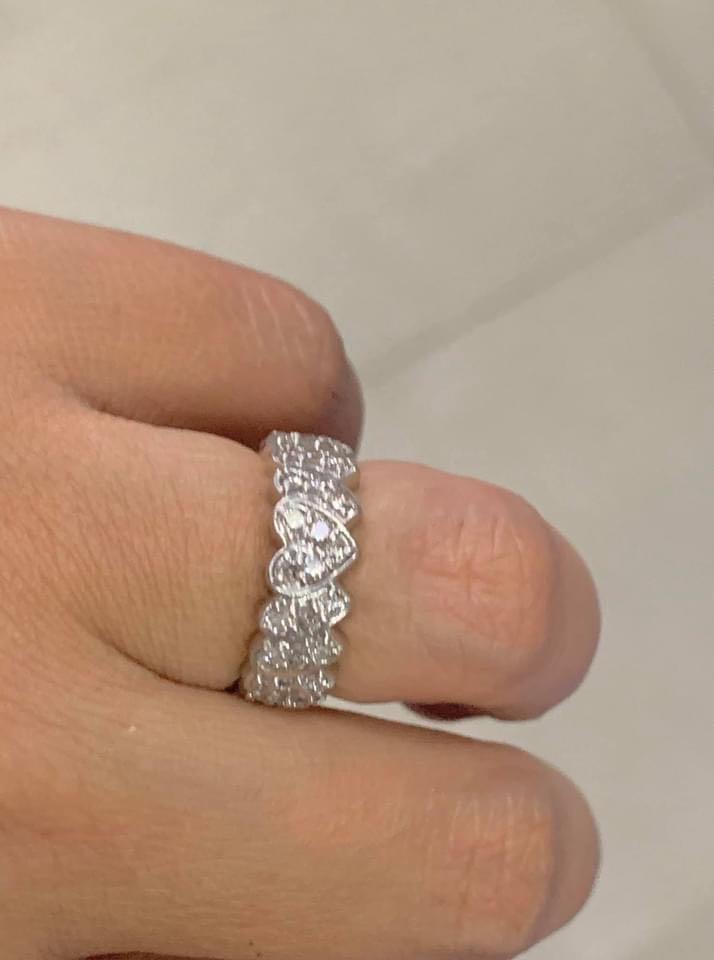 Heart platinum diamond ring (Category: Rings) located in Pasig City. Submitted by diamantebykc (Listing ID 1045437640, Image 3). Description: Echo hearts 0.70carats platinum pt900 diamond ring size5.5 php 30k Ig diamantebykc .