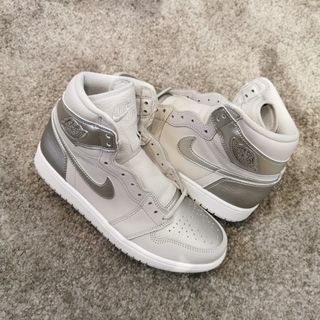 （分類：）位於 。 由 hamletsneakerstore 提交（商品編號 1045401098，圖片 1）。簡介： 。