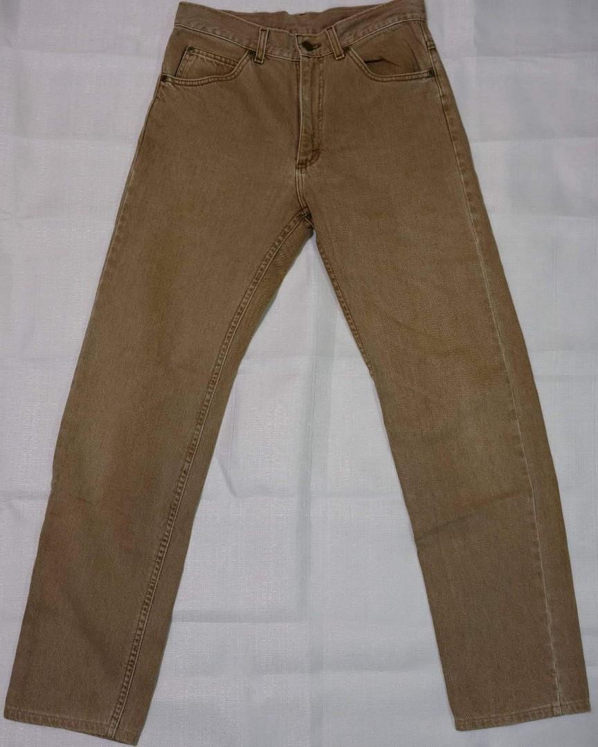 LLbean （分類：西裝）位於 Hong Kong。 由 chung303 提交（商品編號 1045455280，圖片 8）。簡介： 美國老牌子 Since1912 L.L.Bean啡色牛仔褲 適合喜愛美式復古的你 版型為小直筒剪裁 Made in USA 還有老式工會標 size 30x32 腰平量 38cm (76cm) 大腿 28cm 褲腳 18.5cm 前檔 28cm 後檔 36.5cm 褲長 103.5cm No refund。