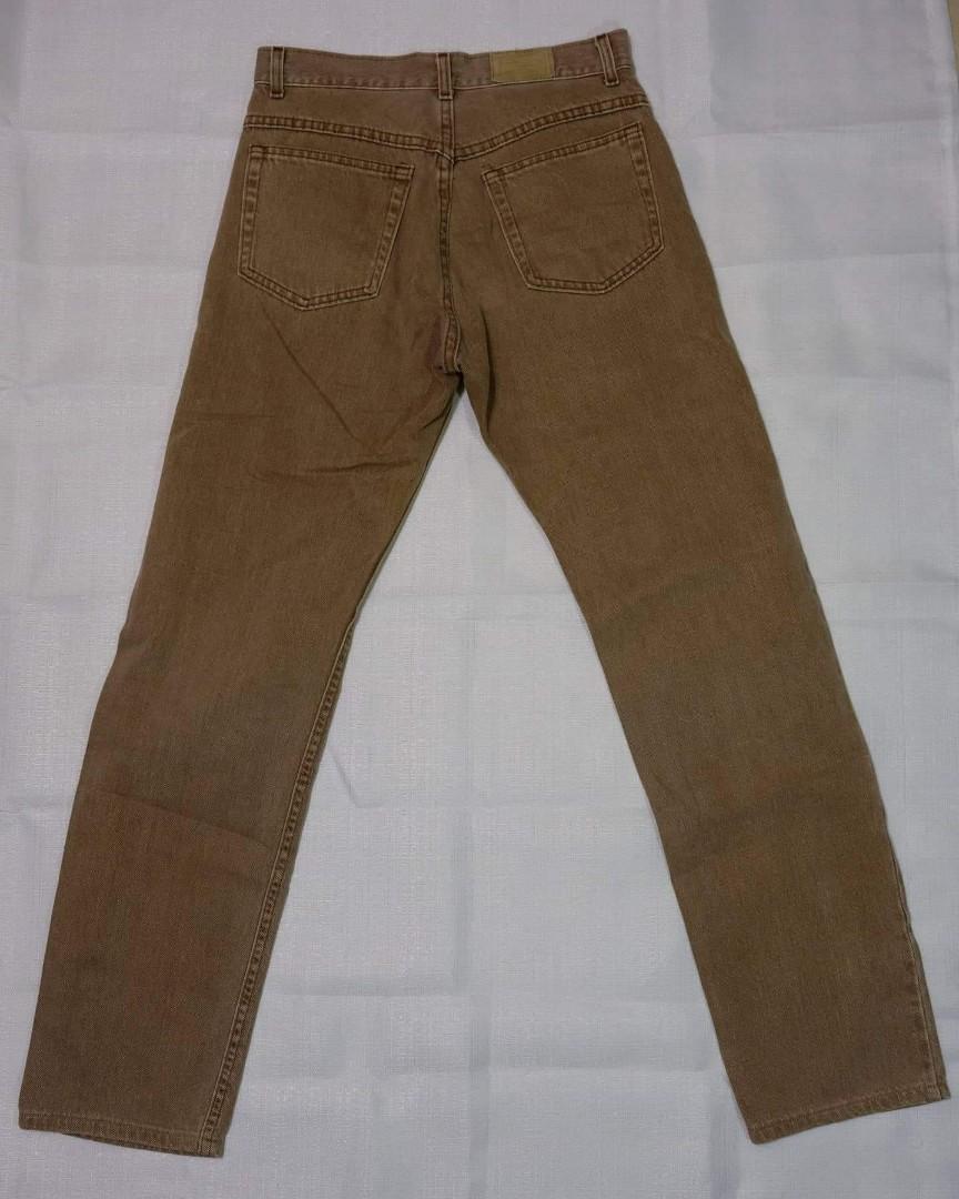 LLbean （分類：西裝）位於 Hong Kong。 由 chung303 提交（商品編號 1045455280，圖片 9）。簡介： 美國老牌子 Since1912 L.L.Bean啡色牛仔褲 適合喜愛美式復古的你 版型為小直筒剪裁 Made in USA 還有老式工會標 size 30x32 腰平量 38cm (76cm) 大腿 28cm 褲腳 18.5cm 前檔 28cm 後檔 36.5cm 褲長 103.5cm No refund。