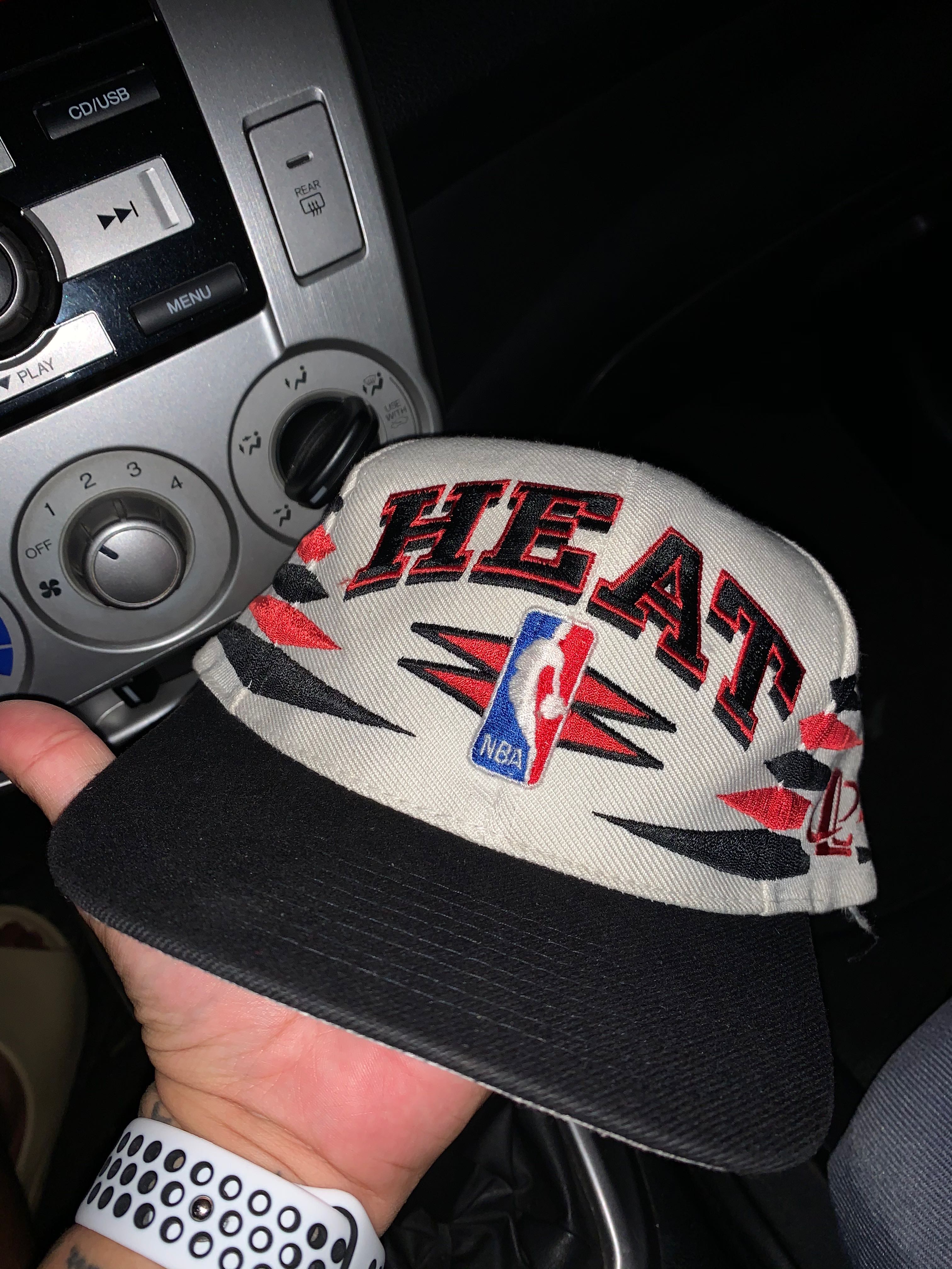 Logo Athletic Miami Heat Dcut Snapback