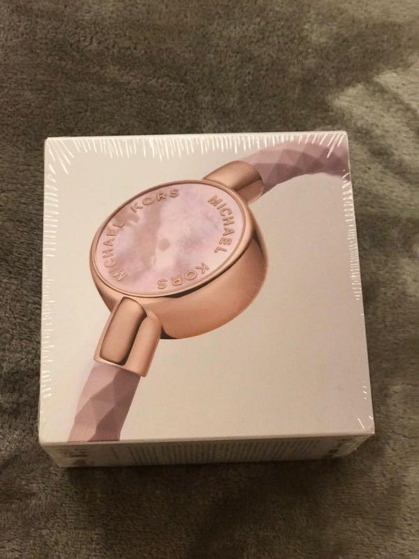 Michael kors access bracelet online