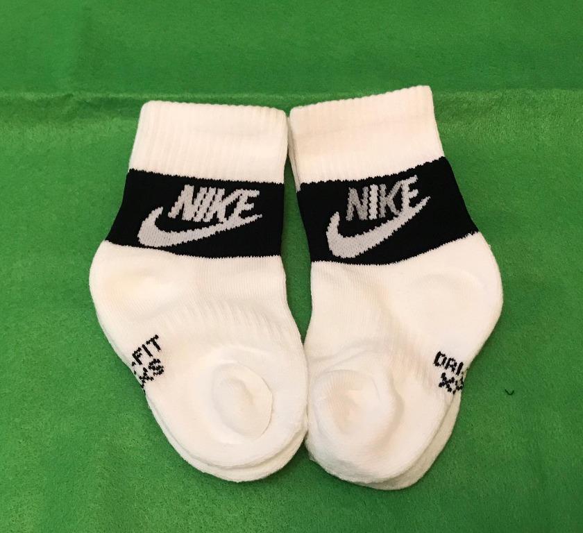 Nike baby/ kids socks - (Size: XXS 11 