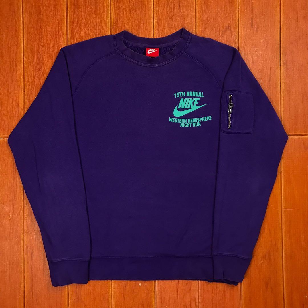 Nike sweatshirt (Category: Hoodies) located in Kota Bharu. Submitted by bangsawanthrift (Listing ID 1045421663, Image 1). Description: SAIZ XL (PIT24 LABUH27) CONDITION 9/10 CEMERLANG🔥 RM70 FREE POSTAGE SEMENANJUNG SABAH/SERAWAK ADD RM5.