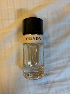 (Category: ) located in . Submitted by cachetwardrobe (Listing ID 1045386177, Image 1). Description: .