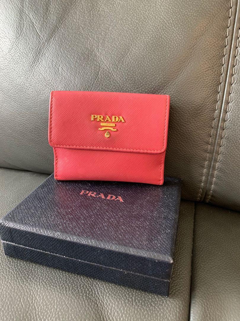 Prada best sale wallet 2020