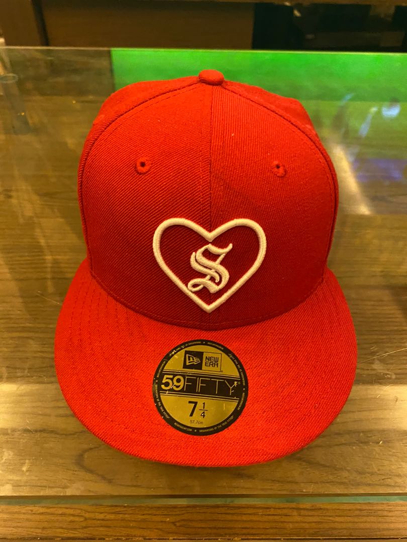 supreme heart hat