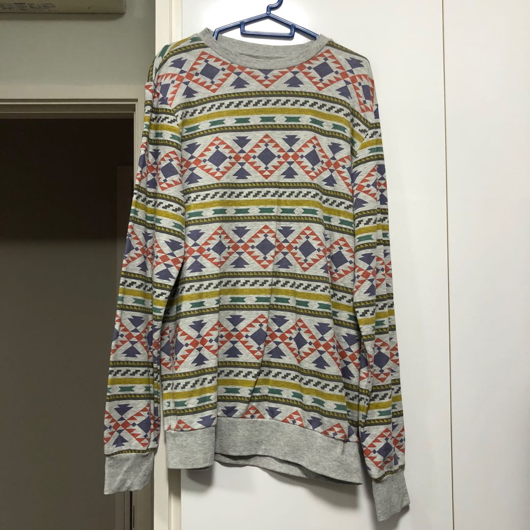 uniqlo ugly sweater
