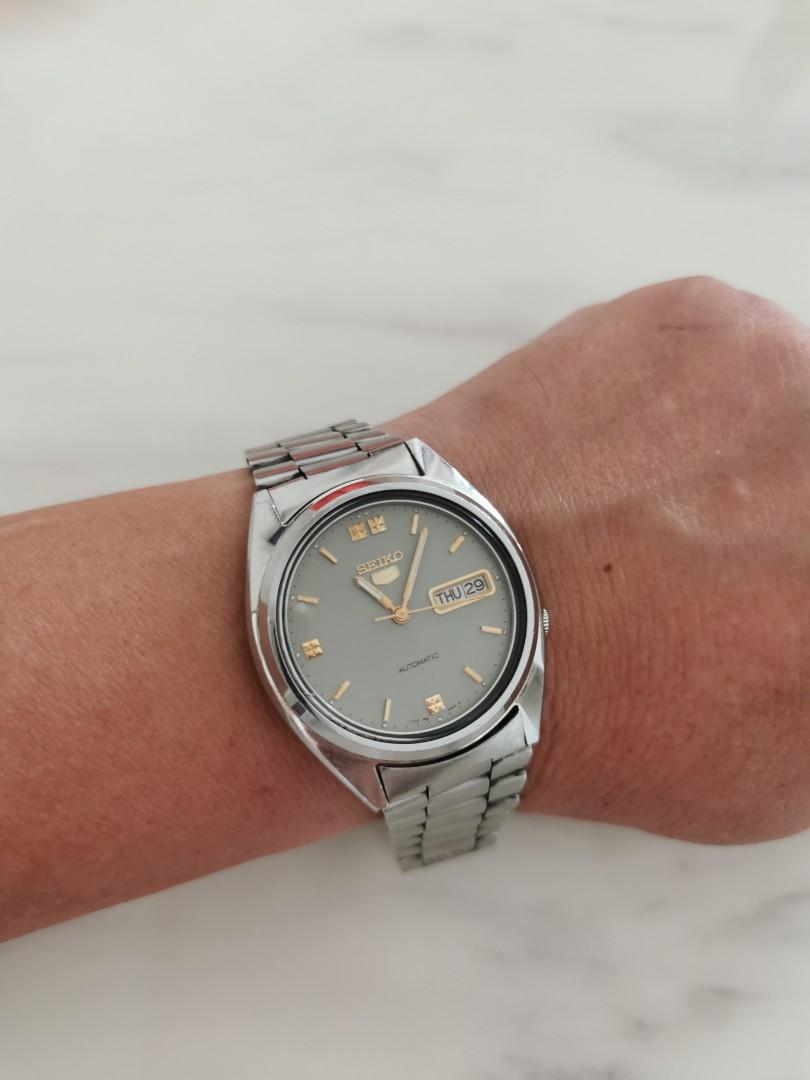 Vintage Seiko 5 Watch 7009 movement, Men's Fashion, Watches & Accessories,  Watches on Carousell