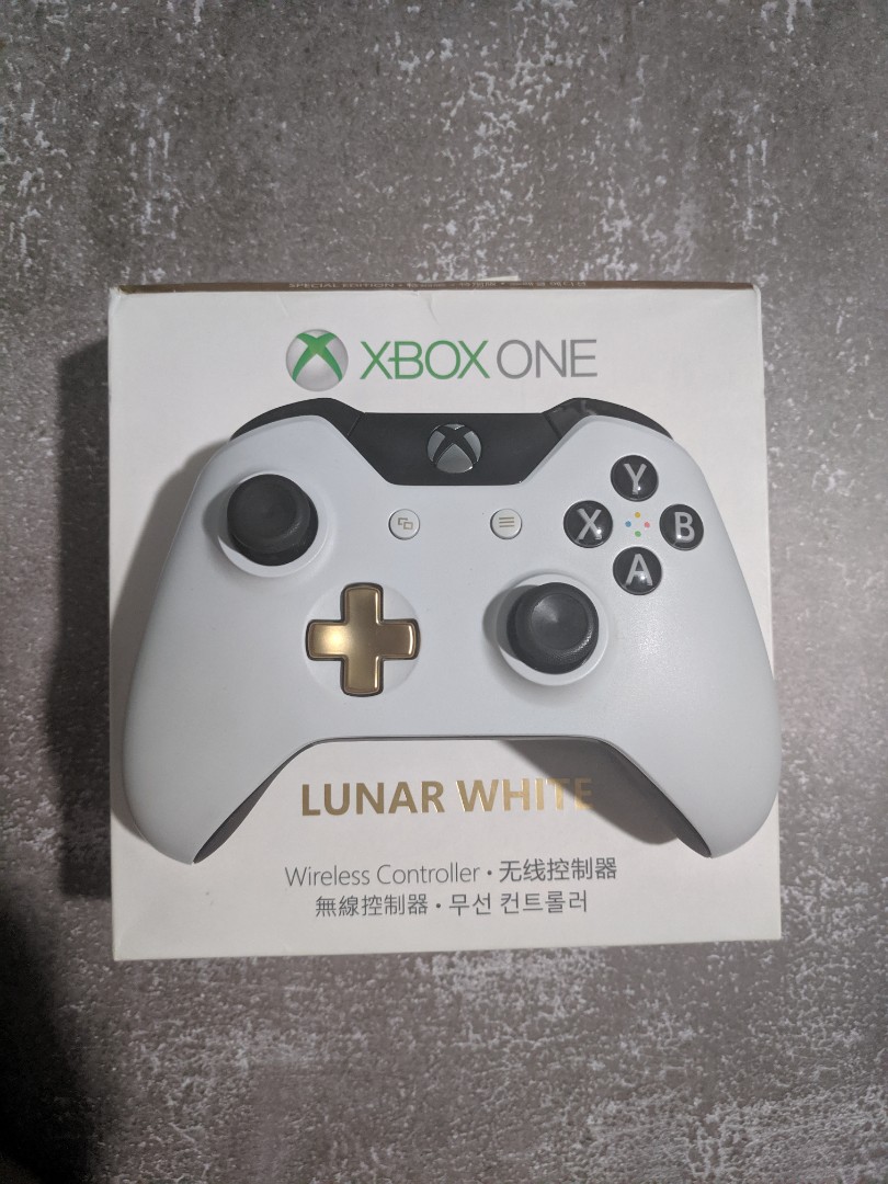 lunar white xbox one controller