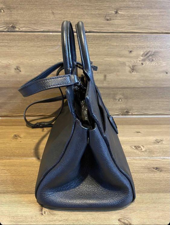 YSL Sac Rive Gauche Cabas (Category: Luxury Bags & Wallets) located in Quezon City. Submitted by sourcedbym (Listing ID 1045404673, Image 3). Description: Overall 8.5/10 condition :) Comes with dustbag, serial number, bar code..