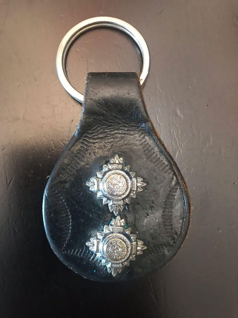 平讓絕版皇家香港警察二粒花真皮鎖匙扣自家收藏royal Hong Kong Police Logo Keychain 古董收藏 古董收藏 Carousell
