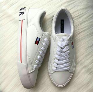 tommy hilfiger lindee sneakers