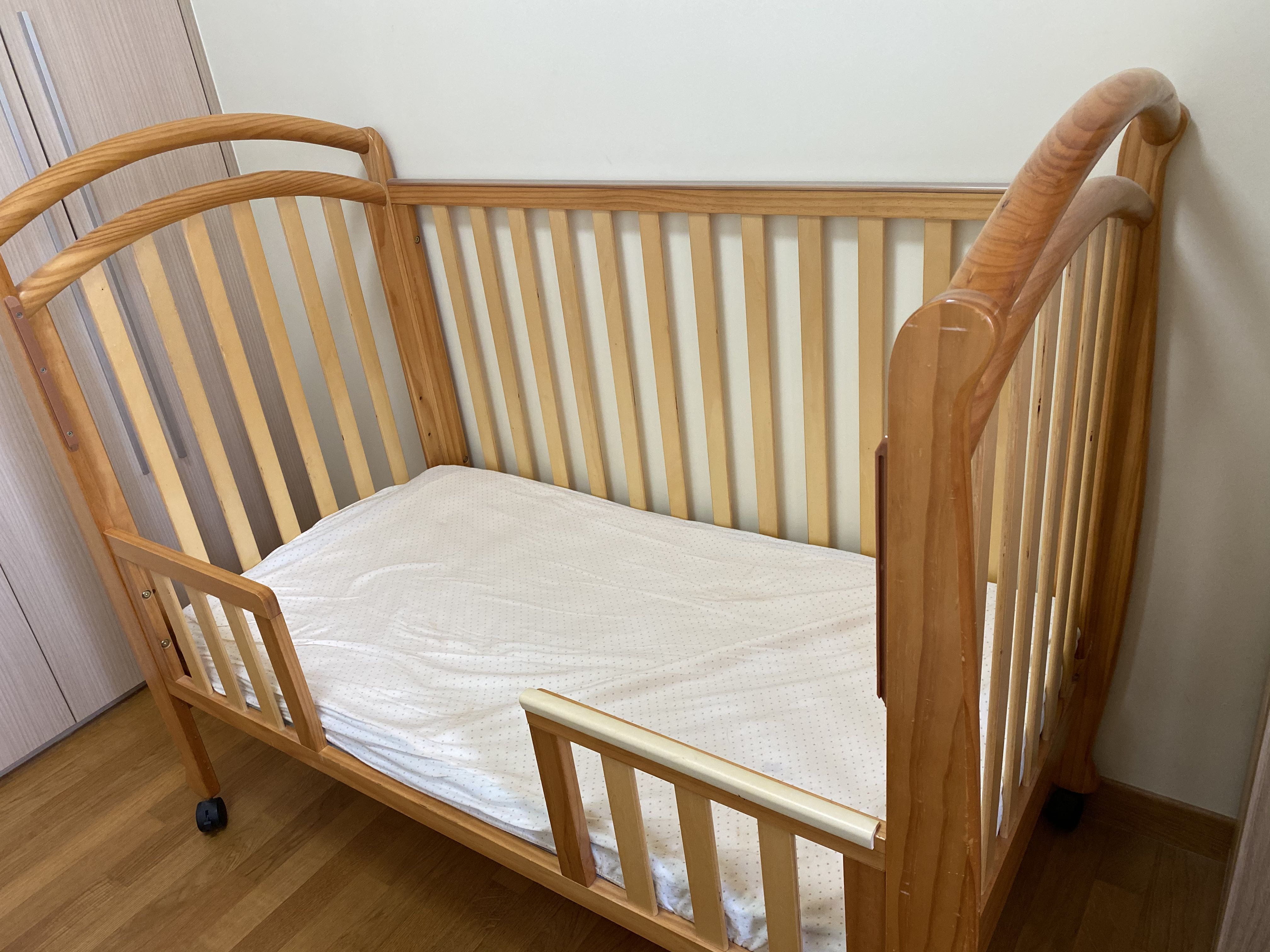 baby cot measurements