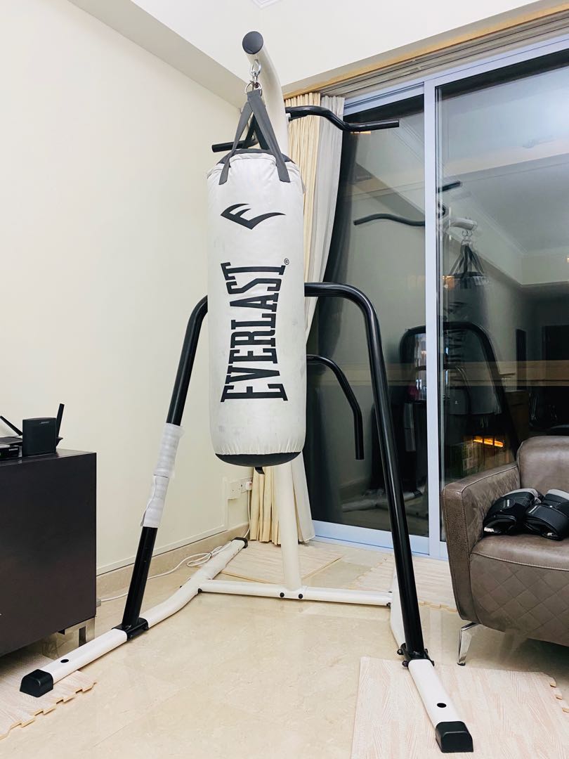 Century heavy bag stand with heavy bag, Sports Equipment, Other Sports