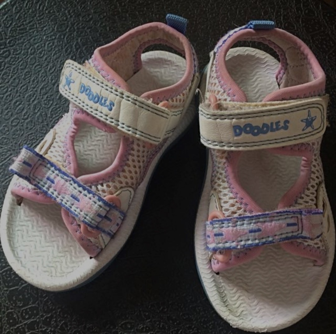 clarks girls sandals