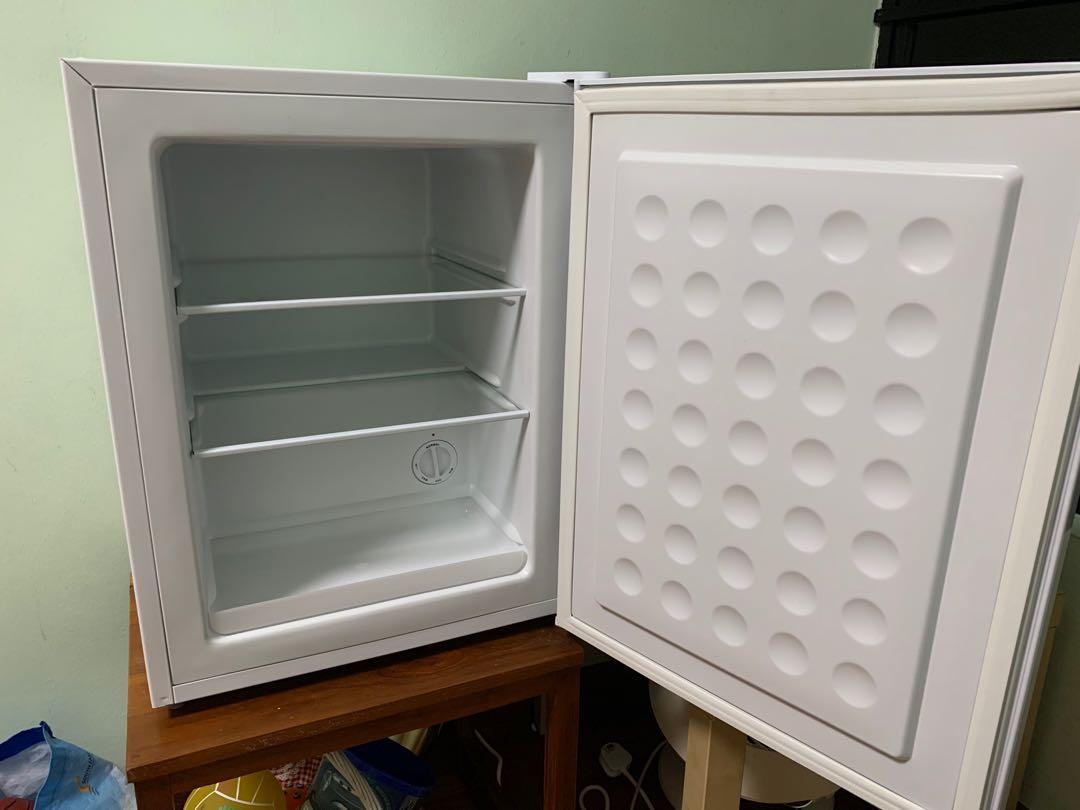 Freezer mini bar breast milk, TV & Home Appliances, Kitchen Appliances