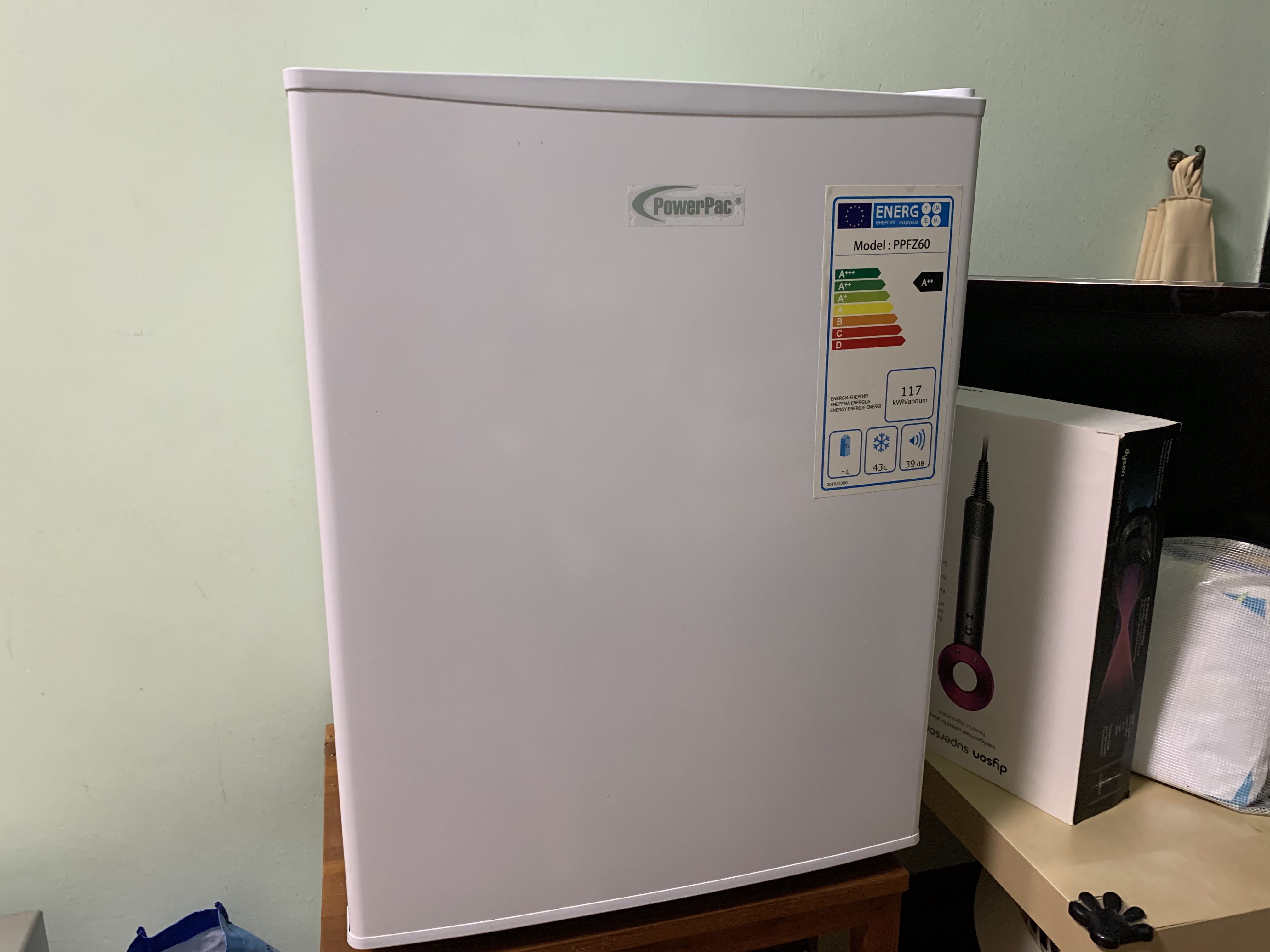 Freezer mini bar breast milk, TV & Home Appliances, Kitchen Appliances