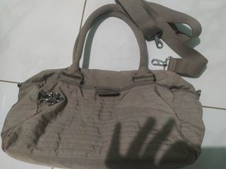 (Kategori: ) berada di . Dikirim oleh preloved_erna (ID iklan 1039221371, Gambar 1). Deskripsi: .