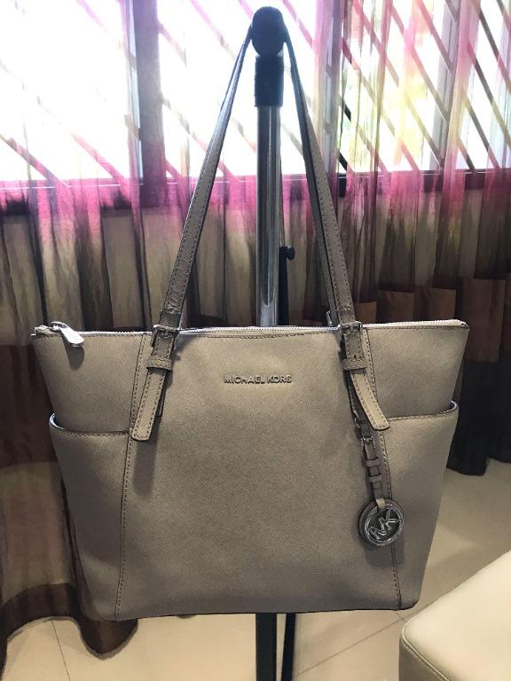  Michael Kors Charlotte Large Top Zip Tote (Navy/Silver