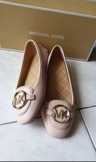 Micheal Kors Flat