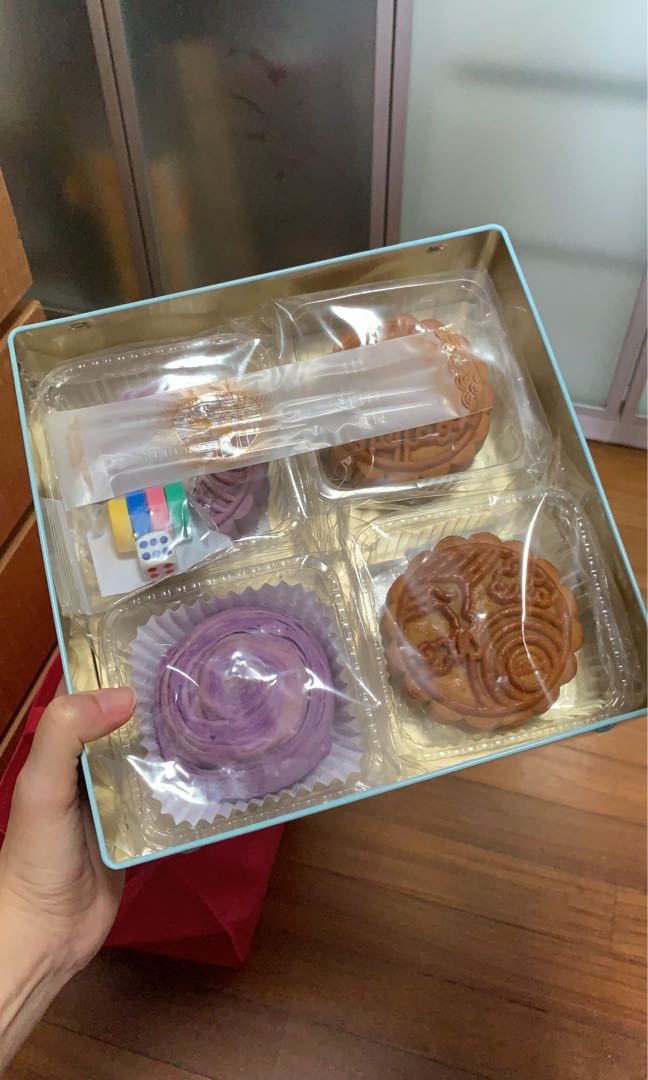 Mooncake From Mdm Ling Bakery Food Drinks Homemade Bakes On Carousell