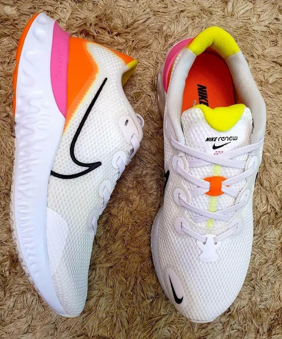 Nike Renew Run running shoes size 6.5Y 