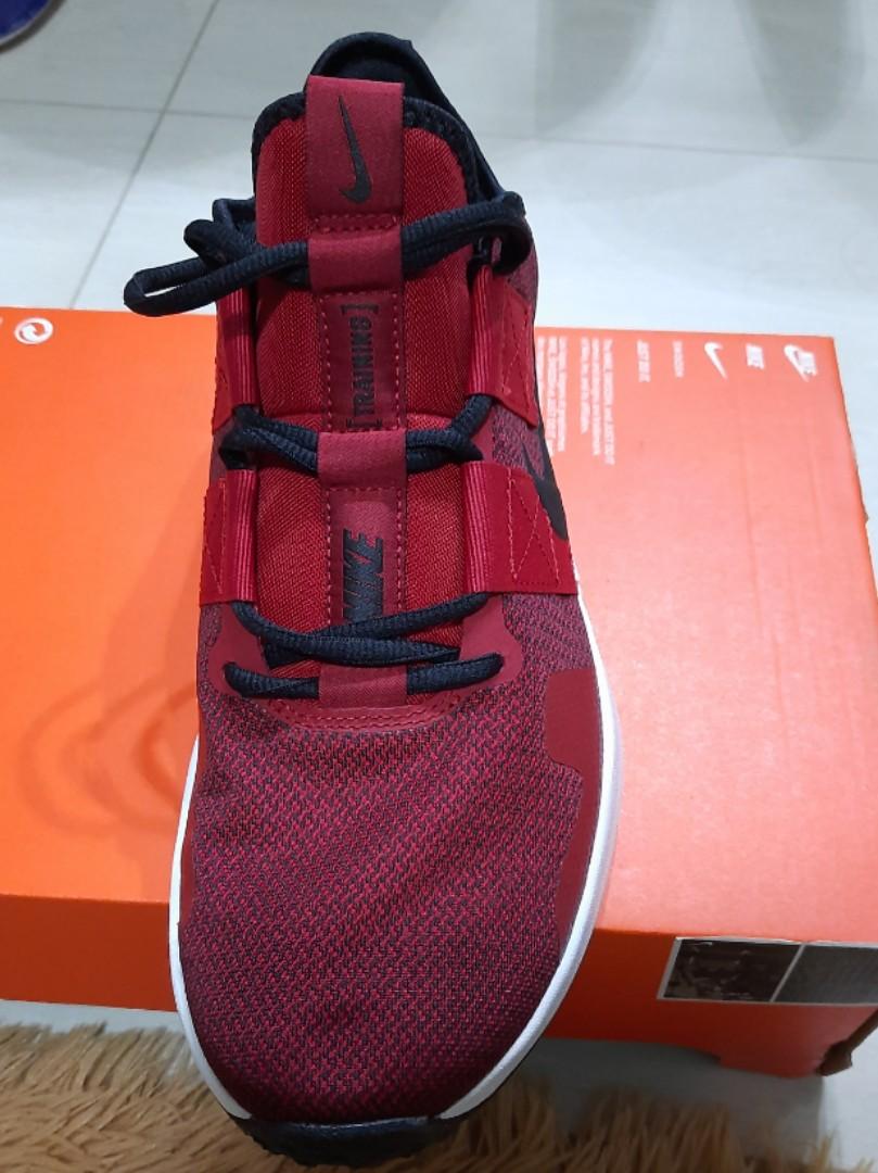 NIKE Varsity Compete TR 2 Gym Red/black. Very light and can just slot in,  Men's Fashion, Footwear, Sneakers on Carousell