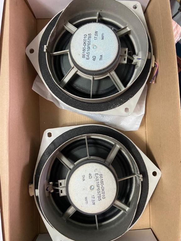 Stock Toyota Fortuner 6 Speakers (2 Front, 2 Rear and 2 Separates