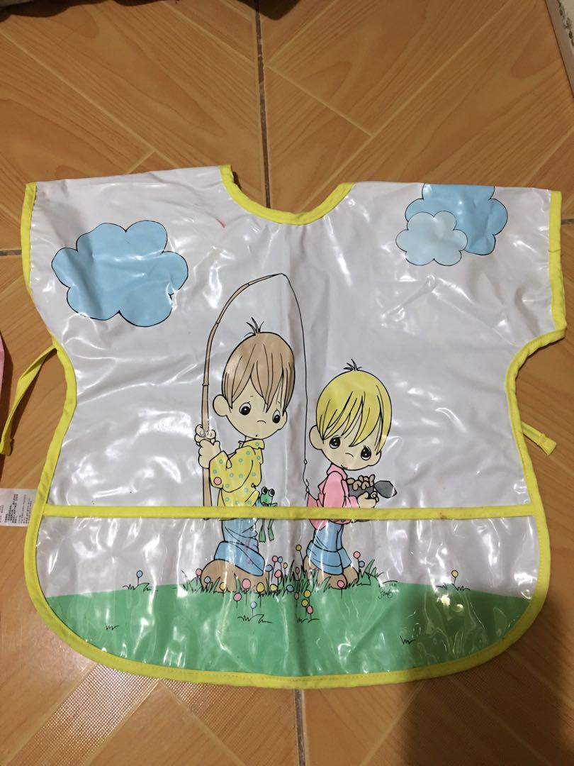 Waterproof bib (Category: Changing Mats & Accessories) located in Cavite. Submitted by thehiddenhanger (Listing ID 1039154788, Image 2). Description: Good used condition. Some washable stains. MOP: Bpi, bdo, gcash Sf: P75-95 MM/P165 provincial.