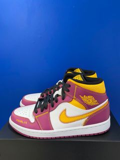 (Category: ) located in . Submitted by sneakerlegit17 (Listing ID 1045580968, Image 1). Description: .
