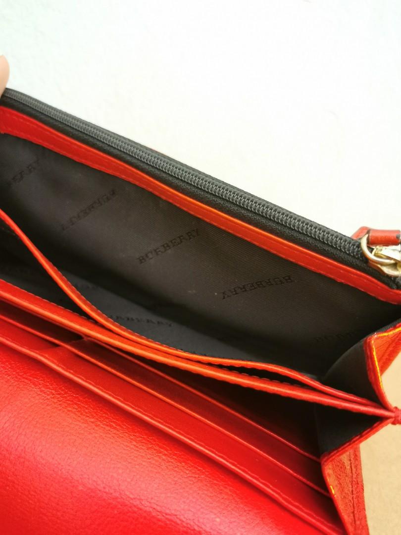 Burberry hotsell purse red