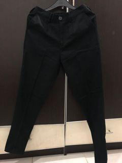 Celana Bahan Hitam